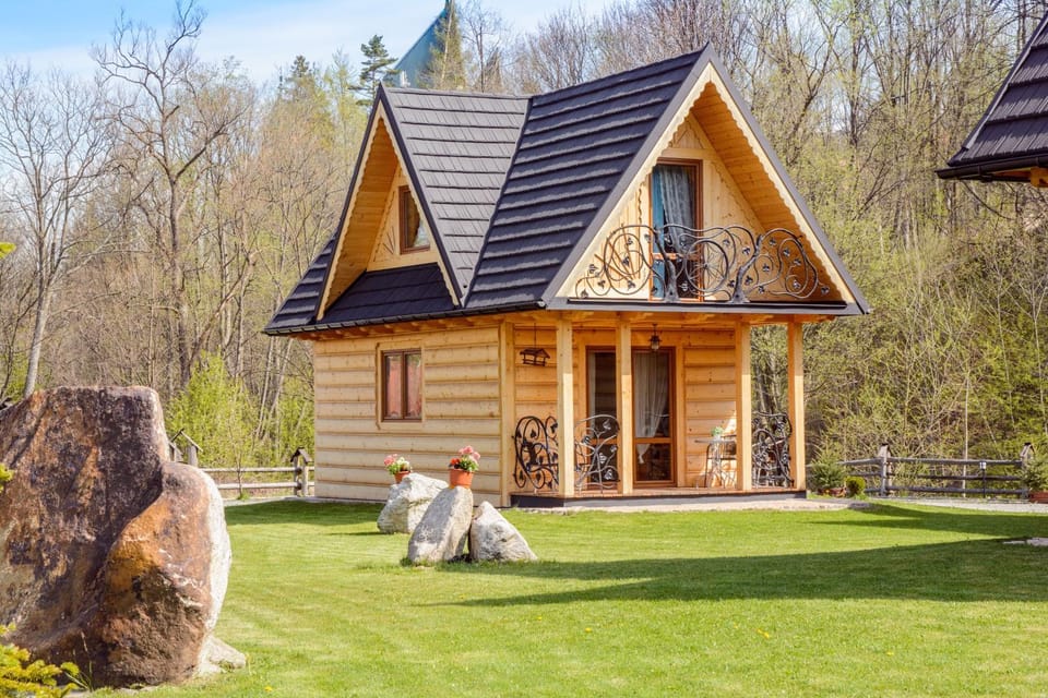Property building, Spring, Day, Natural landscape, Garden, Garden view