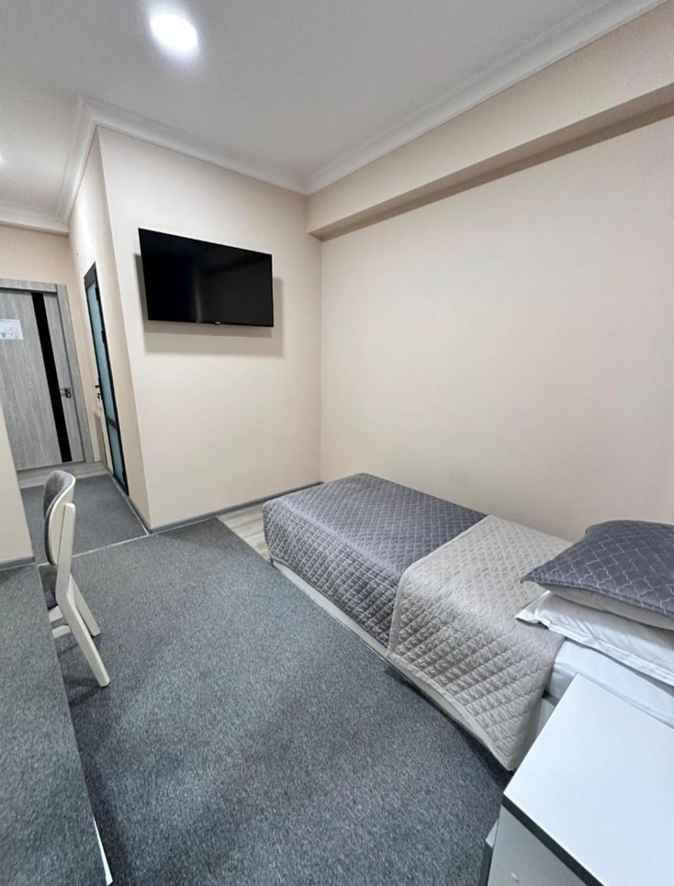 Bed, TV and multimedia