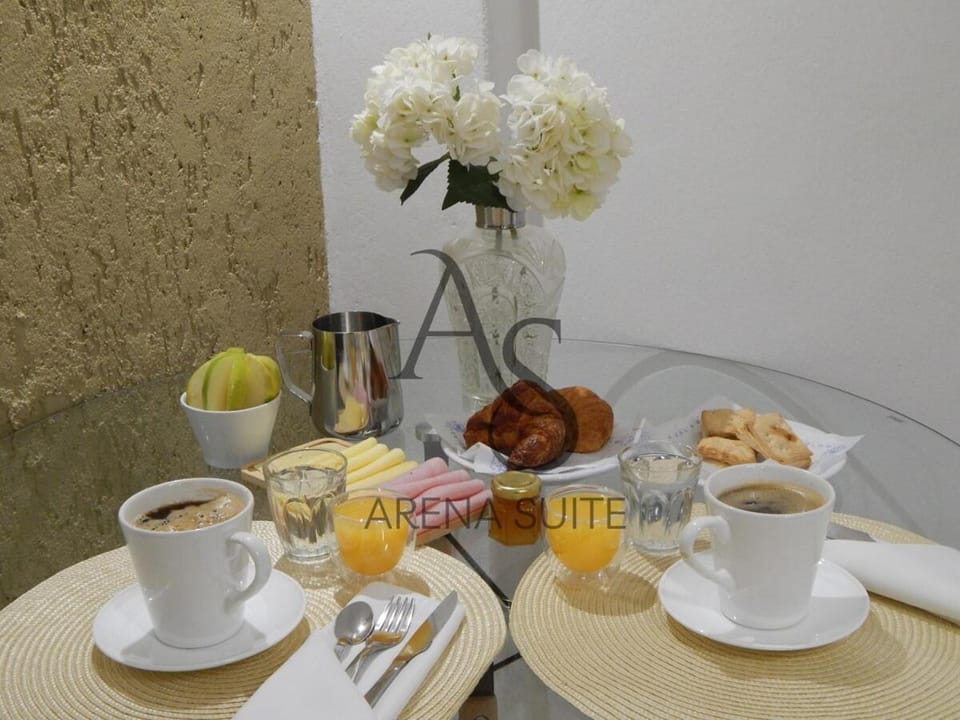 Coffee/tea facilities, Breakfast, Continental breakfast