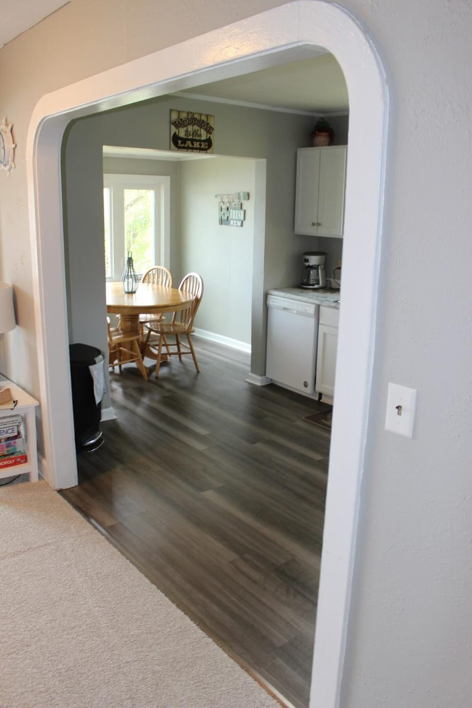 Kitchen or kitchenette, Dining area