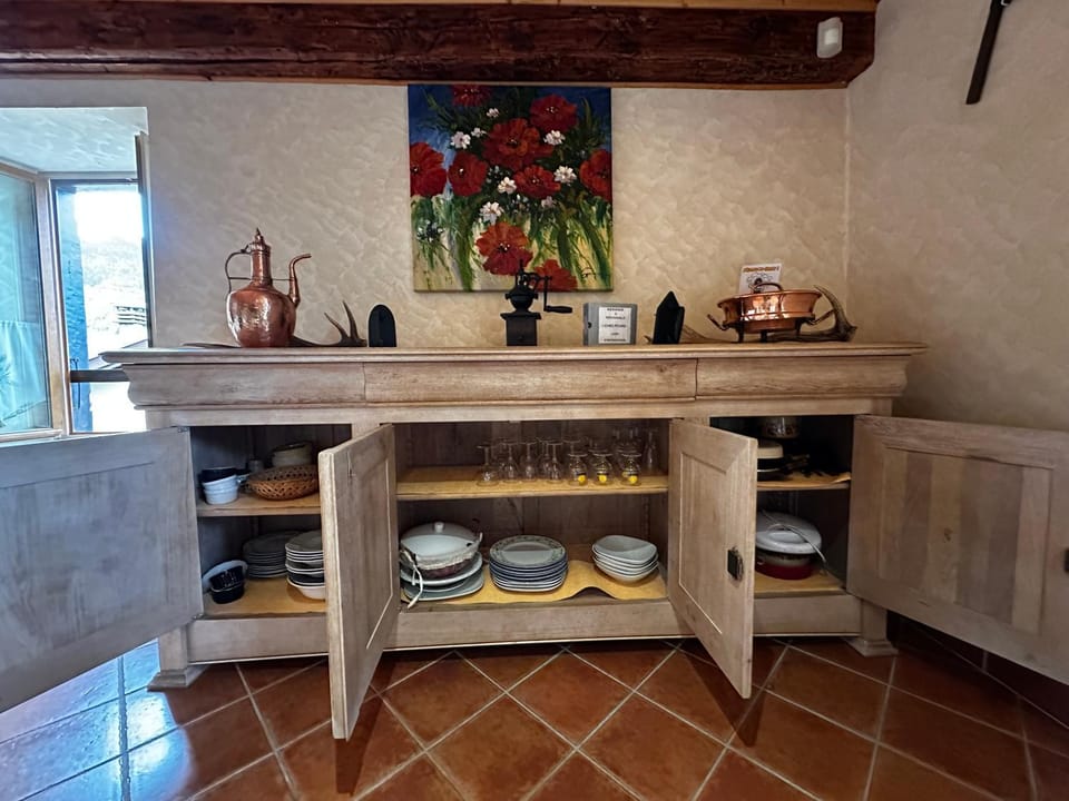 Living room, kitchen