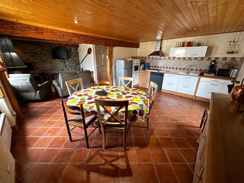Banquet/Function facilities, Communal kitchen, kitchen