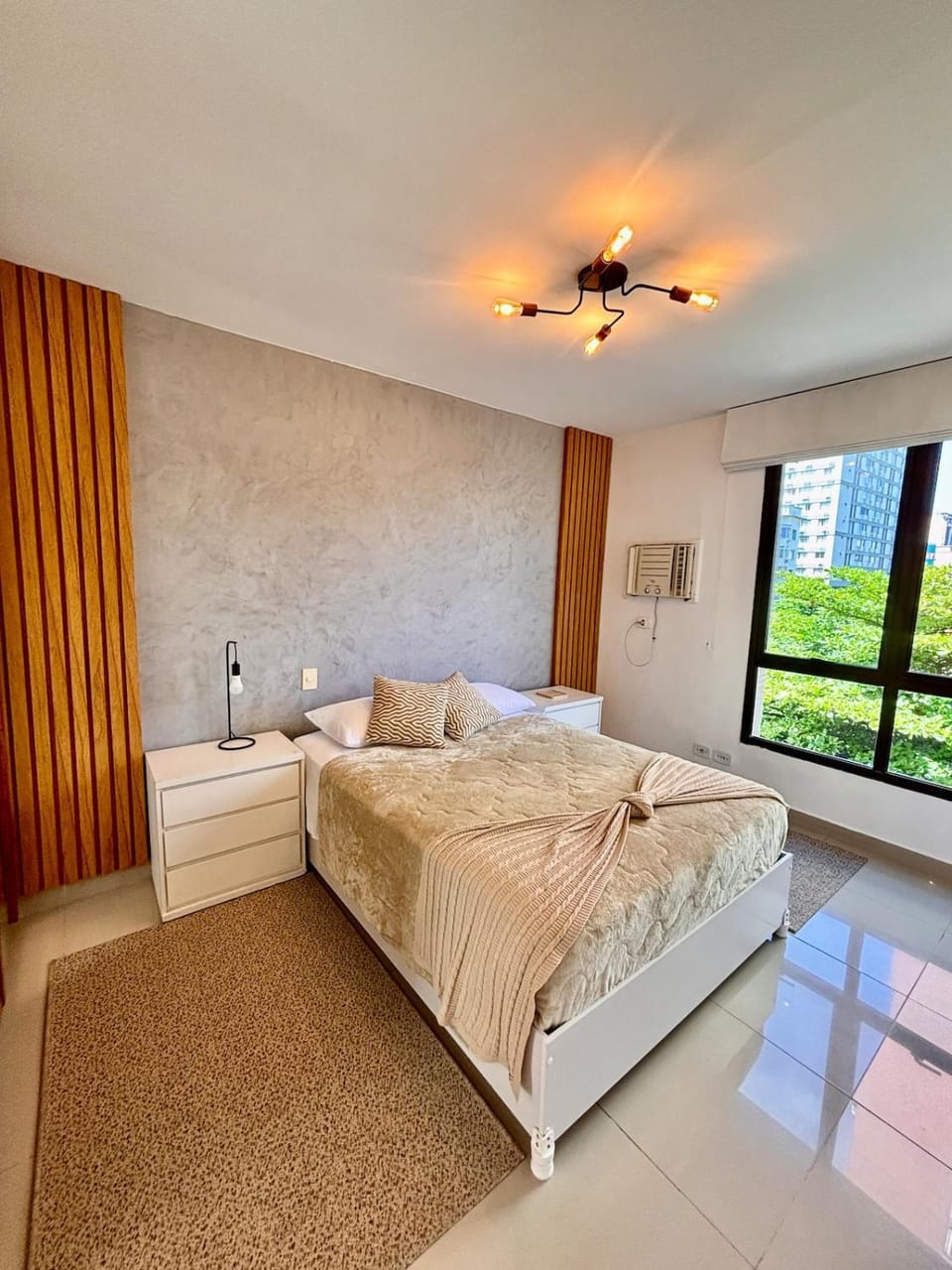 Bed, Photo of the whole room, Bedroom, air conditioner