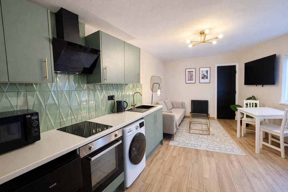 3 Bedroom Apartment In City Centre - Free Parking Apartment in Cardiff