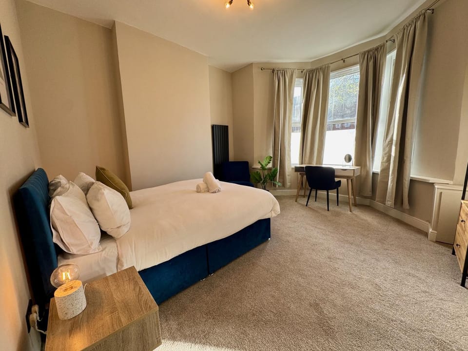 3 Bedroom Apartment In City Centre Apartment in Cardiff