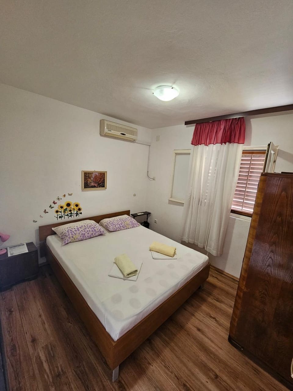 Bed, Photo of the whole room, Bedroom, furniture, towels, air conditioner