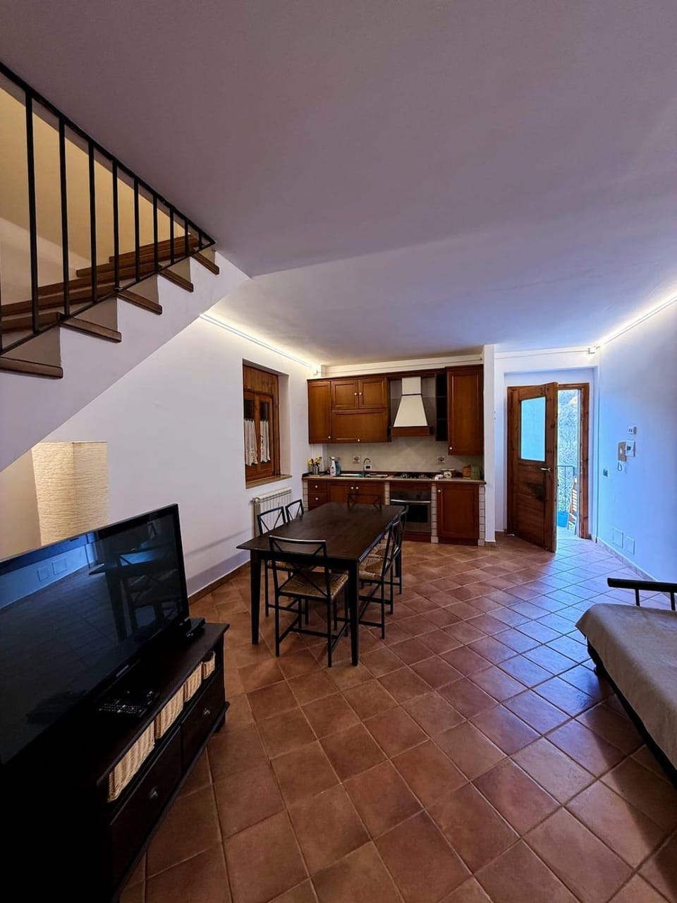 TV and multimedia, Living room, Dining area