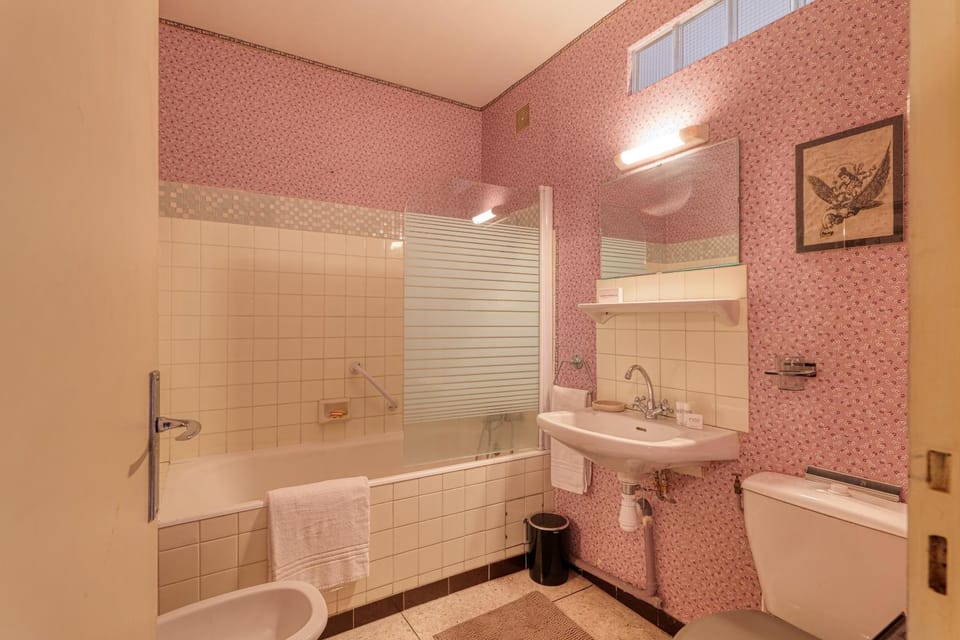 Bathroom, Bath