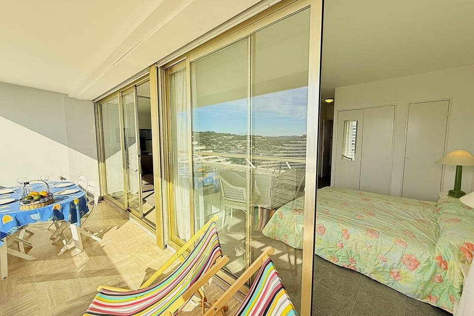 06DJ - Apartment with sea view for 4 people - terrace Apartment in Villeneuve-Loubet