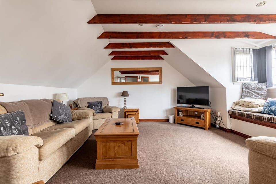 Communal lounge/ TV room, Living room