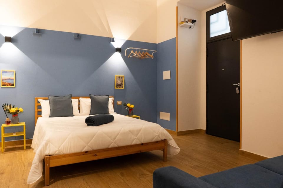 Happy Boutique Home Napoli Bed and Breakfast in Naples