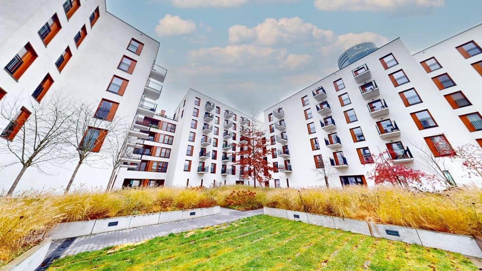 Blackberry Studio With AC Browary Warszawskie Apartment in Warsaw