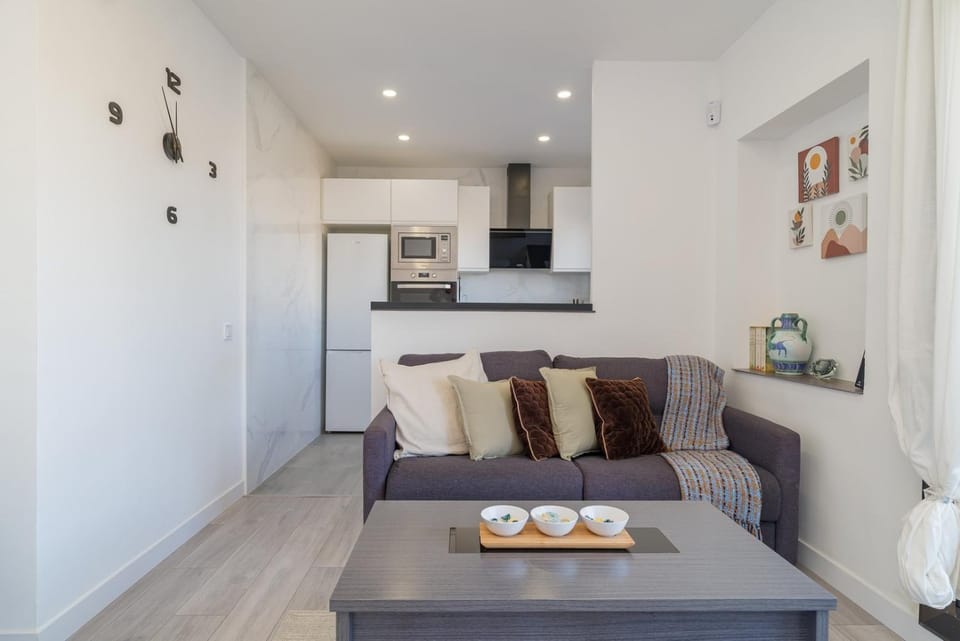 Guest Ready‑Bright & Stylish Flat with 3 Terraces Apartment in Barcelona