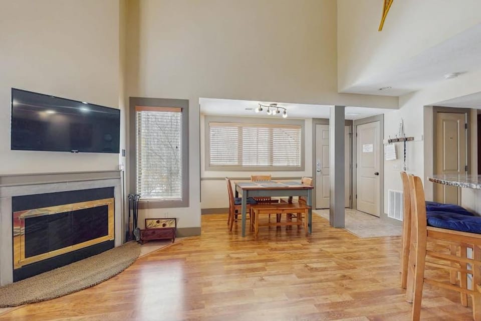 WinterGreen Condo, #522 House in Michigan