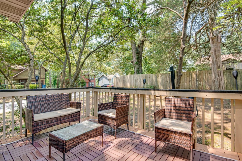Easy Hwy Access to ATL: Work-Ready Riverdale Home House in Riverdale