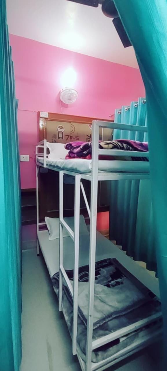 Shivaksh Stay Hub Hostel in Uttar Pradesh