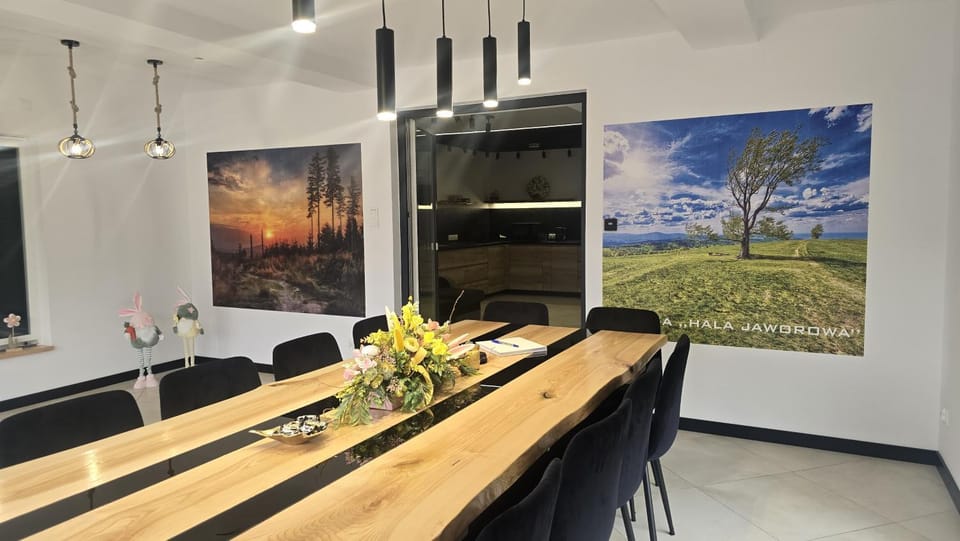 Communal lounge/ TV room, Dining area, Breakfast