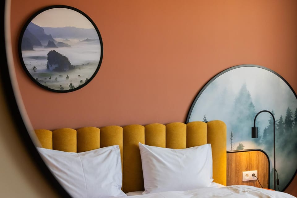 Bed, Photo of the whole room, Decorative detail