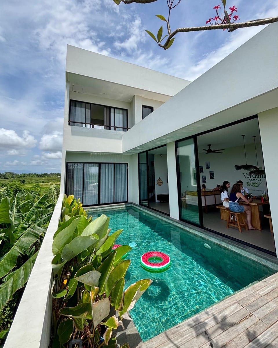 Property building, Patio, Natural landscape, Garden, View (from property/room), Garden view, Pool view, Swimming pool, sunbed