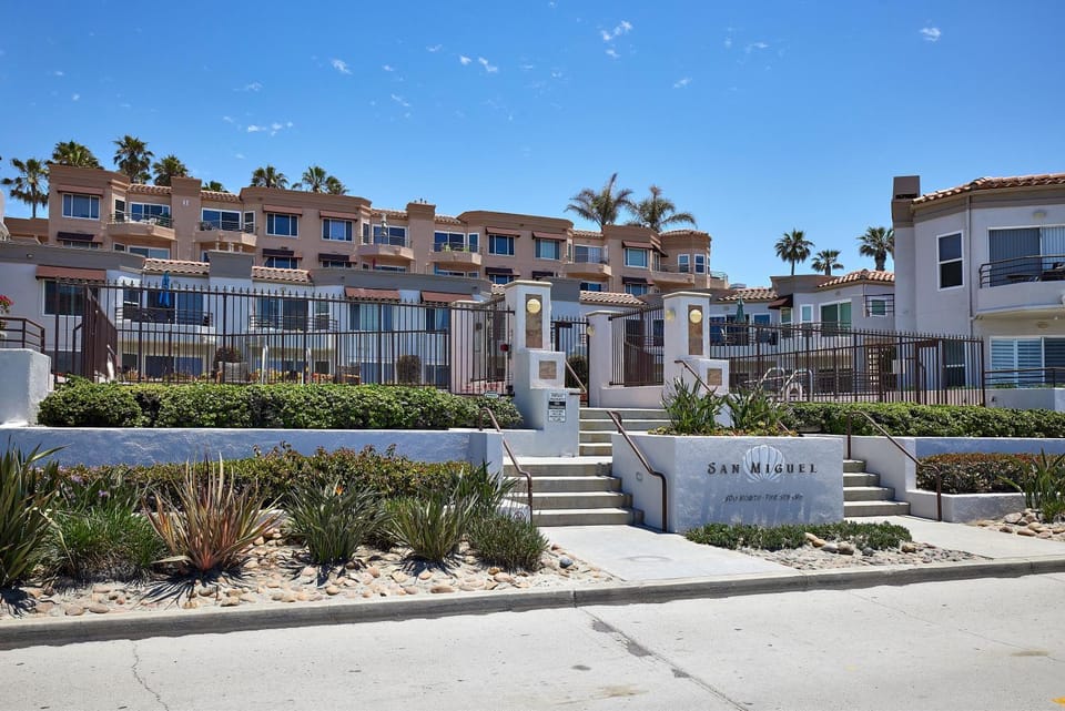 501P-12 Spectacular Ocean Views Pet Friendly House in Oceanside