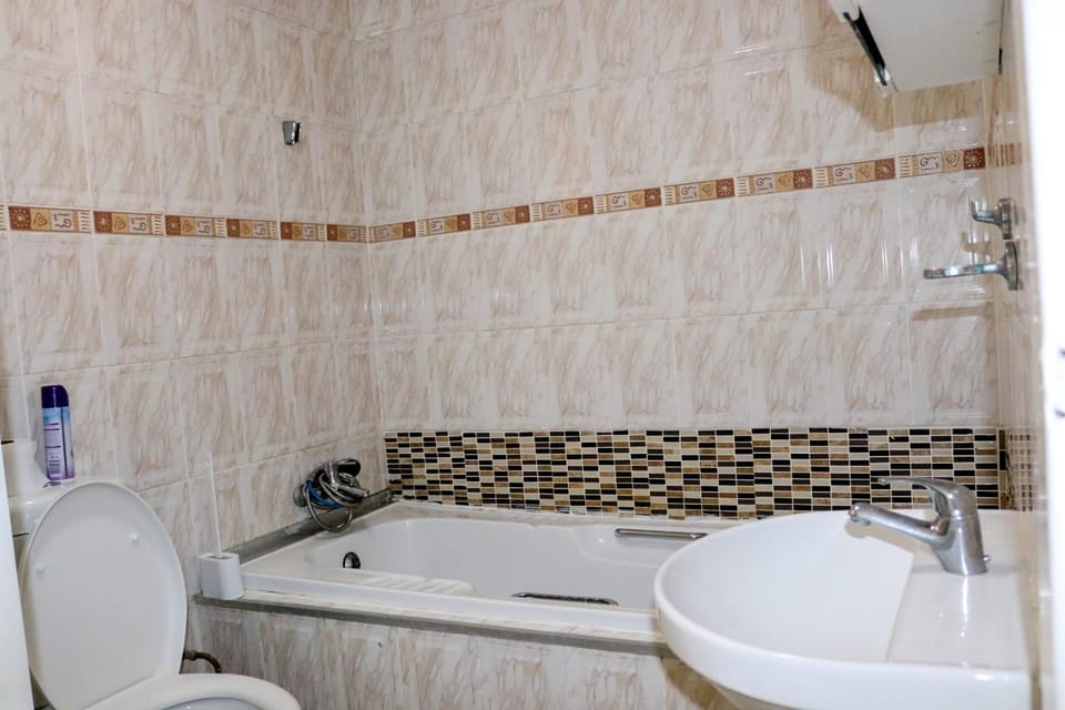 Toilet, Bath