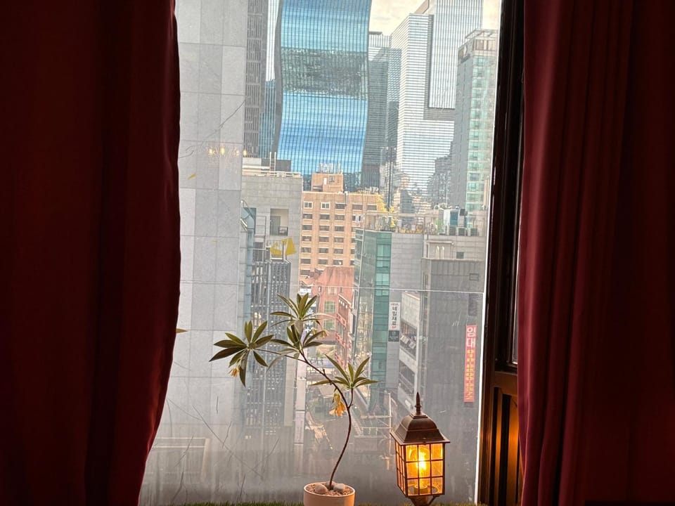 Gangnam 1min-Cozy Studio-Netflix-Silver910 Apartment in Seoul