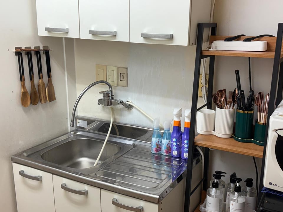 Gangnam 1min-Cozy Studio-Netflix-Silver910 Apartment in Seoul