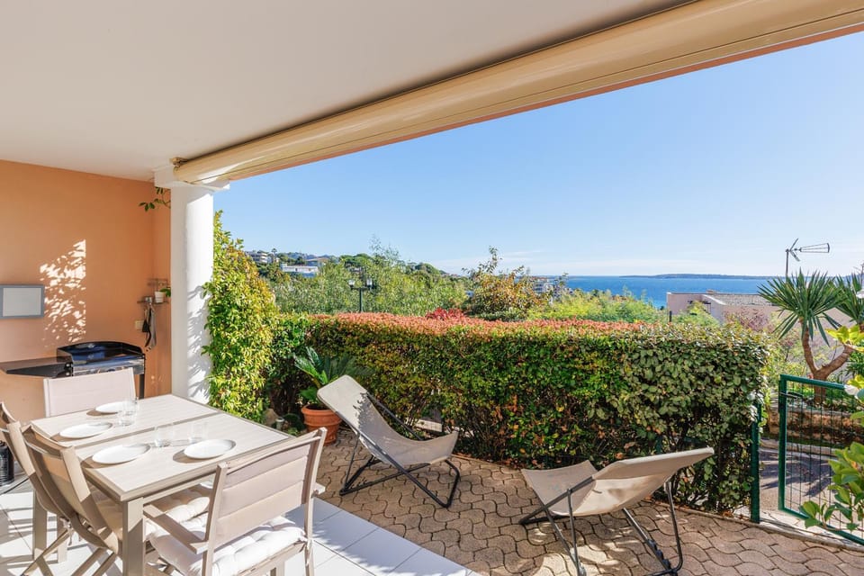 Patio, Natural landscape, View (from property/room), Balcony/Terrace, Sea view
