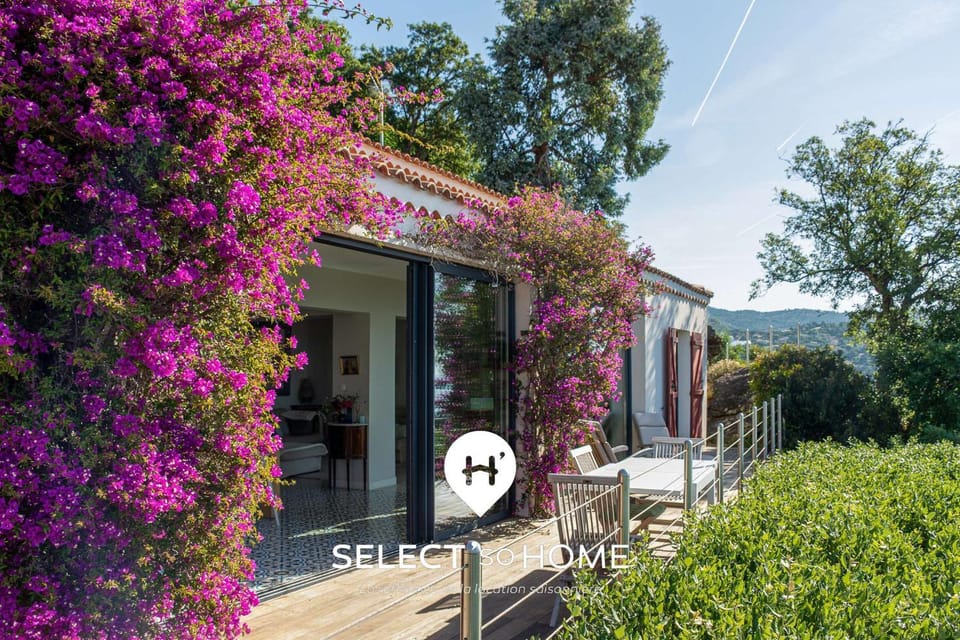 Property building, Patio, Spring, Day, Natural landscape, Garden, View (from property/room), Balcony/Terrace, Garden view, Mountain view