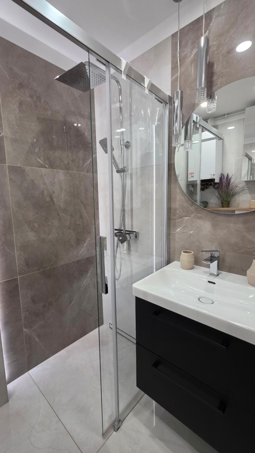Shower, Bathroom