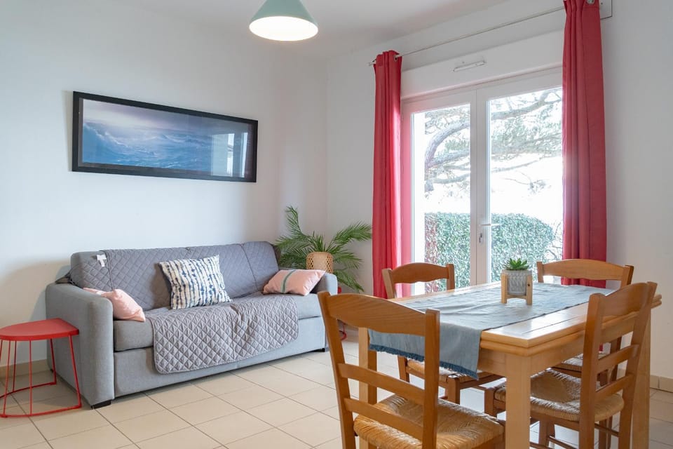 TV and multimedia, Living room, Dining area, internet