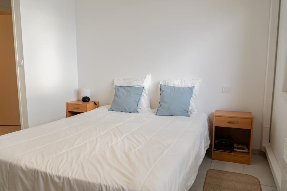 Bed, Bedroom, storage