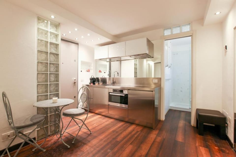 Kitchen or kitchenette, Living room, Seating area, Dining area, oven, stove