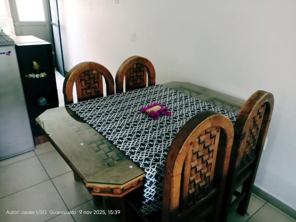 Casa Bellas Artes de 2 pisos en Fracc Privado House in State of Guanajuato