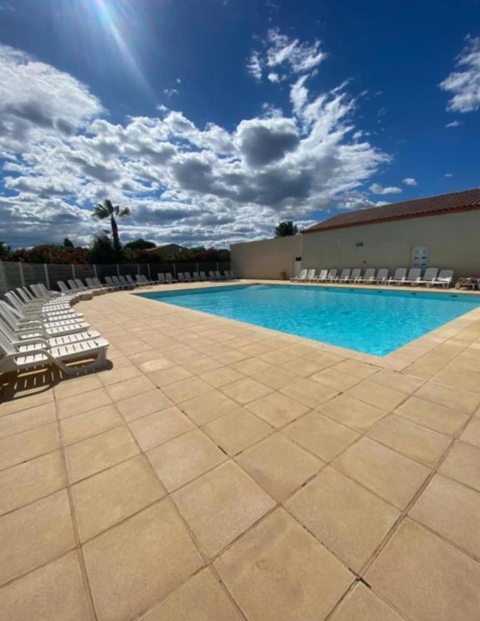 Day, Natural landscape, Pool view, Swimming pool, sunbed