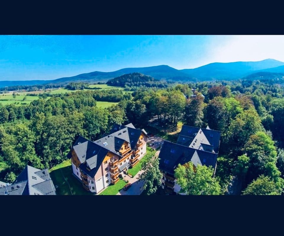 Property building, Day, Natural landscape, Bird's eye view, Mountain view