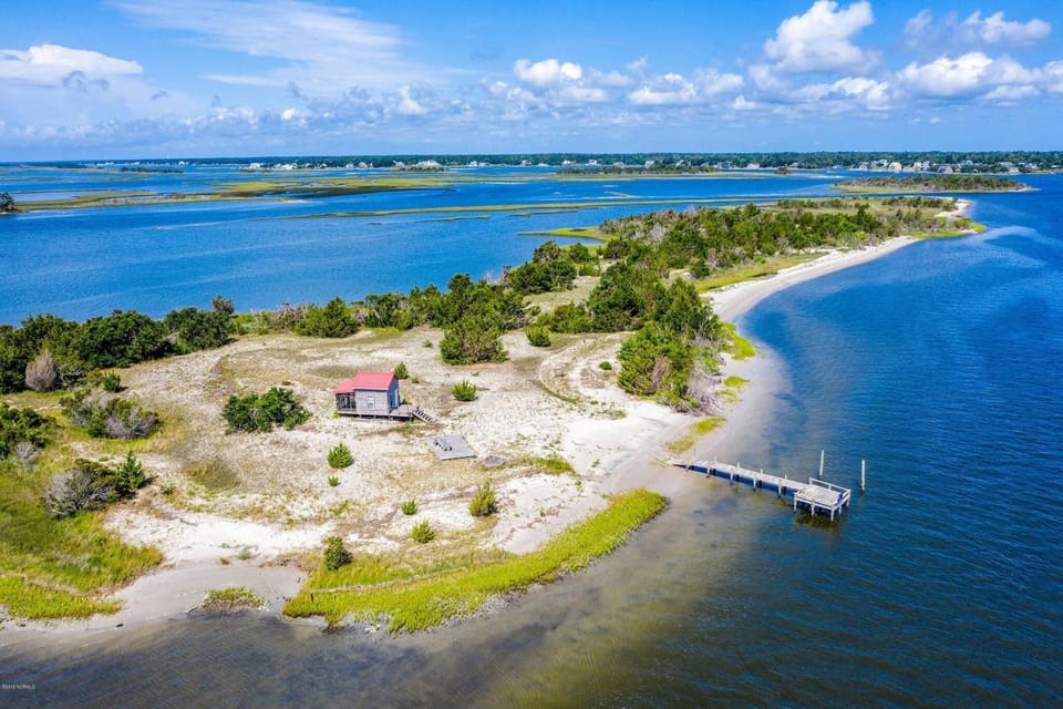 Property building, Nearby landmark, Natural landscape, View (from property/room), Beach, Canoeing, Location