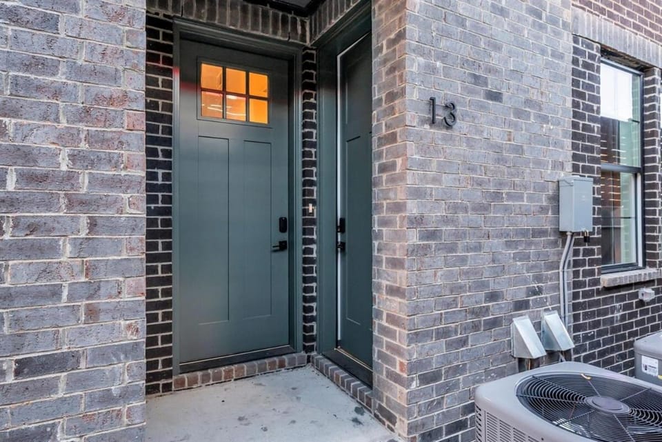 Stylish 5BR Nashville Retreat w Rooftop Hot Tub House in Nashville