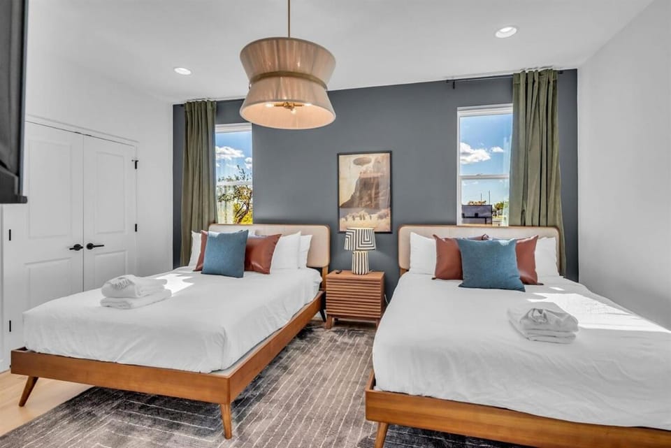 Stylish 5BR Nashville Retreat w Rooftop Hot Tub House in Nashville