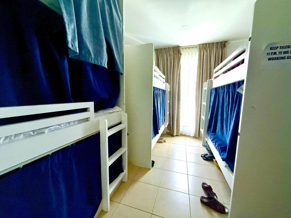 WAHA WOW Bed space Available in Luxury Apartment Hostel in Dubai