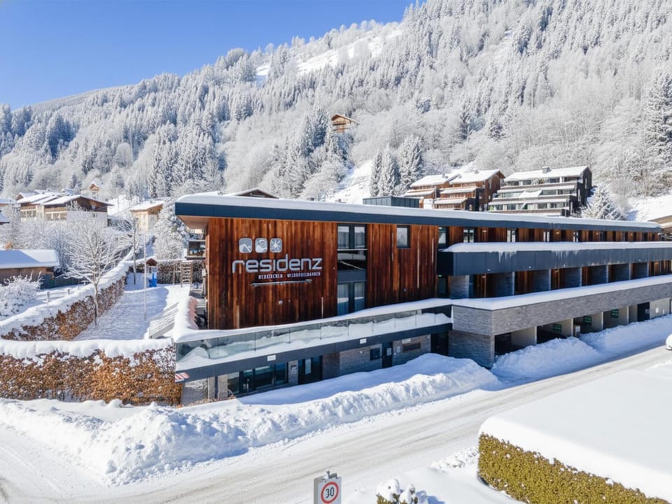Property building, Winter
