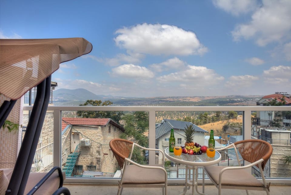 Patio, View (from property/room), Balcony/Terrace, Balcony/Terrace, Seating area, Mountain view