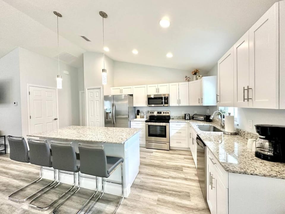 White Oak Spacious and Comfy House in Florida