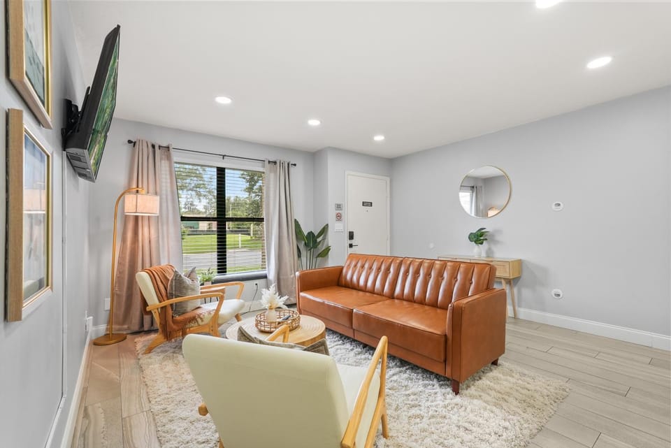 Modern Escape Near Lake Eola and Downtown Orlando House in Orlando