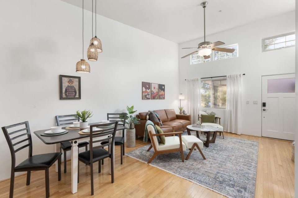 Living room, Dining area