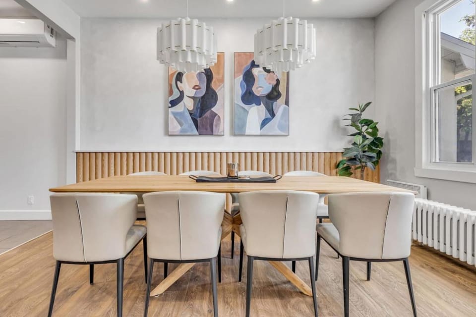 Living room, Decorative detail, Seating area, Dining area
