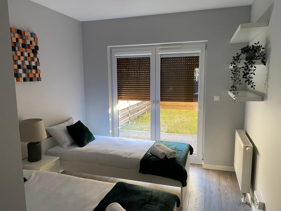 Garden, Bedroom