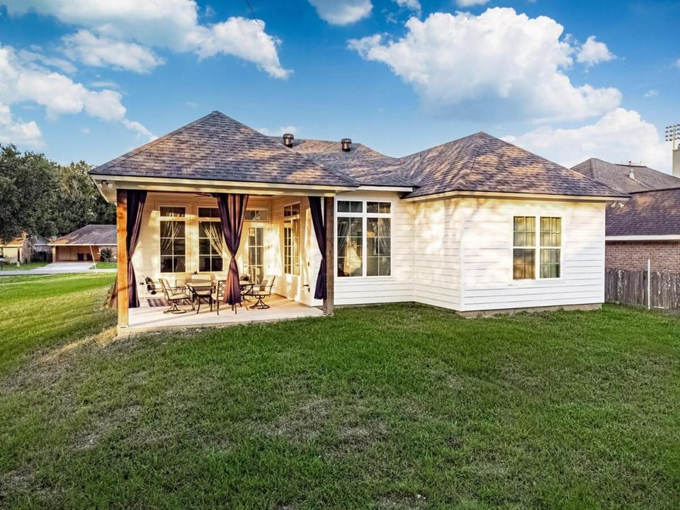 Brand New Centrally Located In Lafayette House in Lafayette
