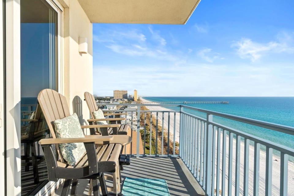 View (from property/room), Balcony/Terrace, Seating area, Sea view