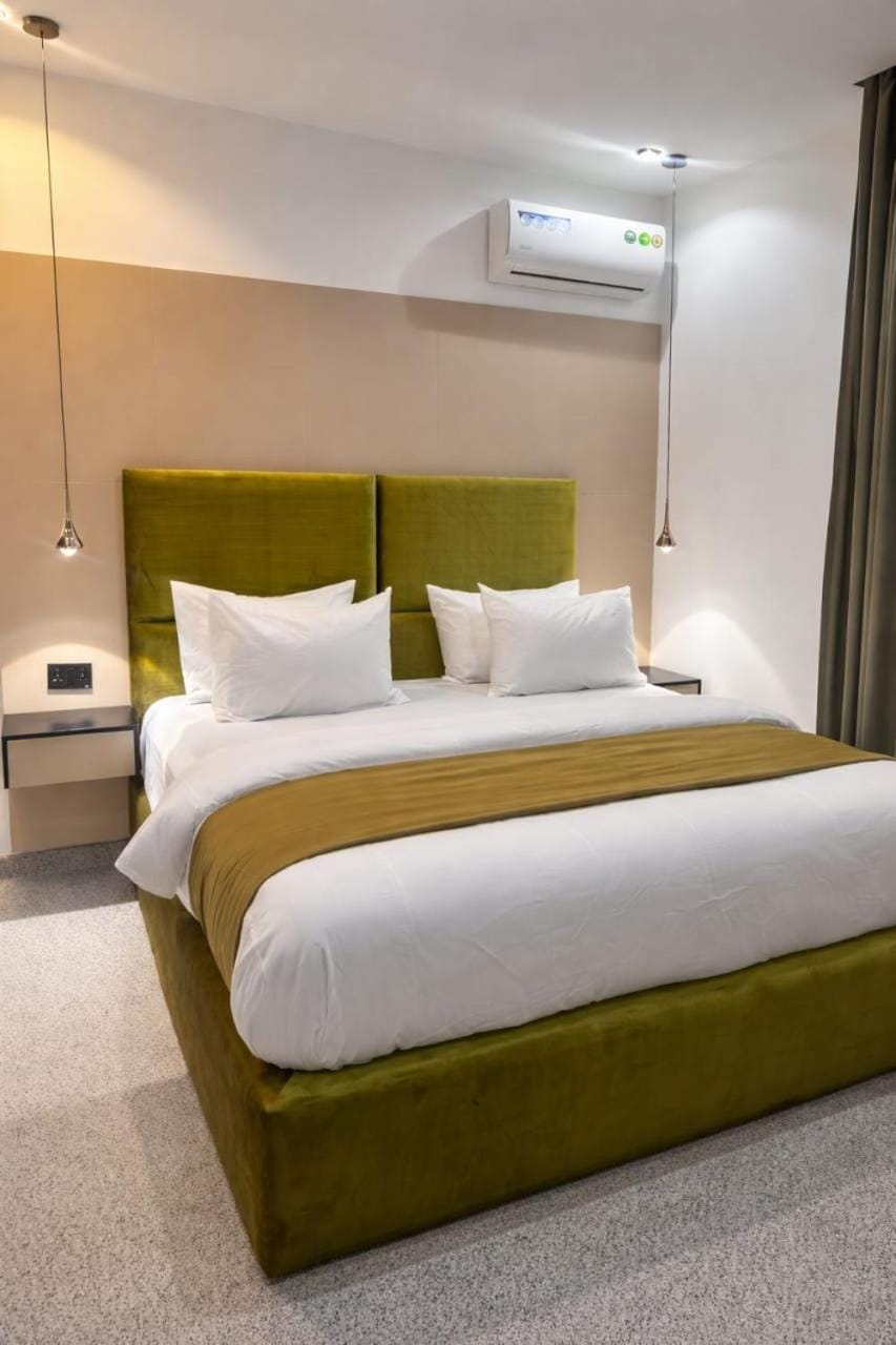 Bedroom, air conditioner
